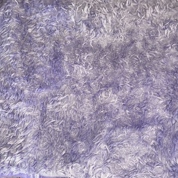 Set of 2 fuzzy purple standard pillow shams - Picture 2 of 4